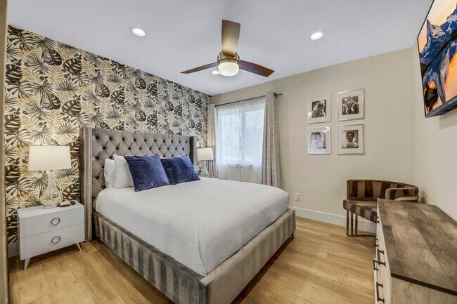 Building Photo - 2230 Tamarisk Rd