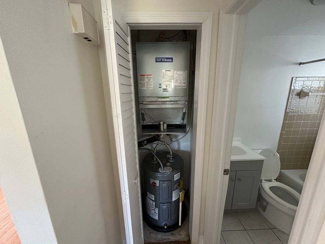 Building Photo - 453 90th Ave N