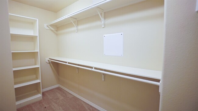 Building Photo - 1415 Nashua St