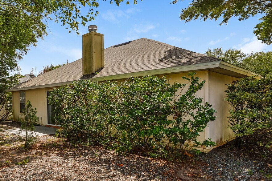 Building Photo - 3445 Shelley Dr