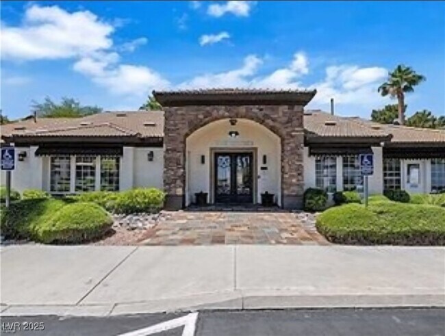 Building Photo - 231 W Horizon Ridge Pkwy