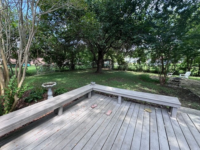 Building Photo - 1709 Oak Hill Dr S