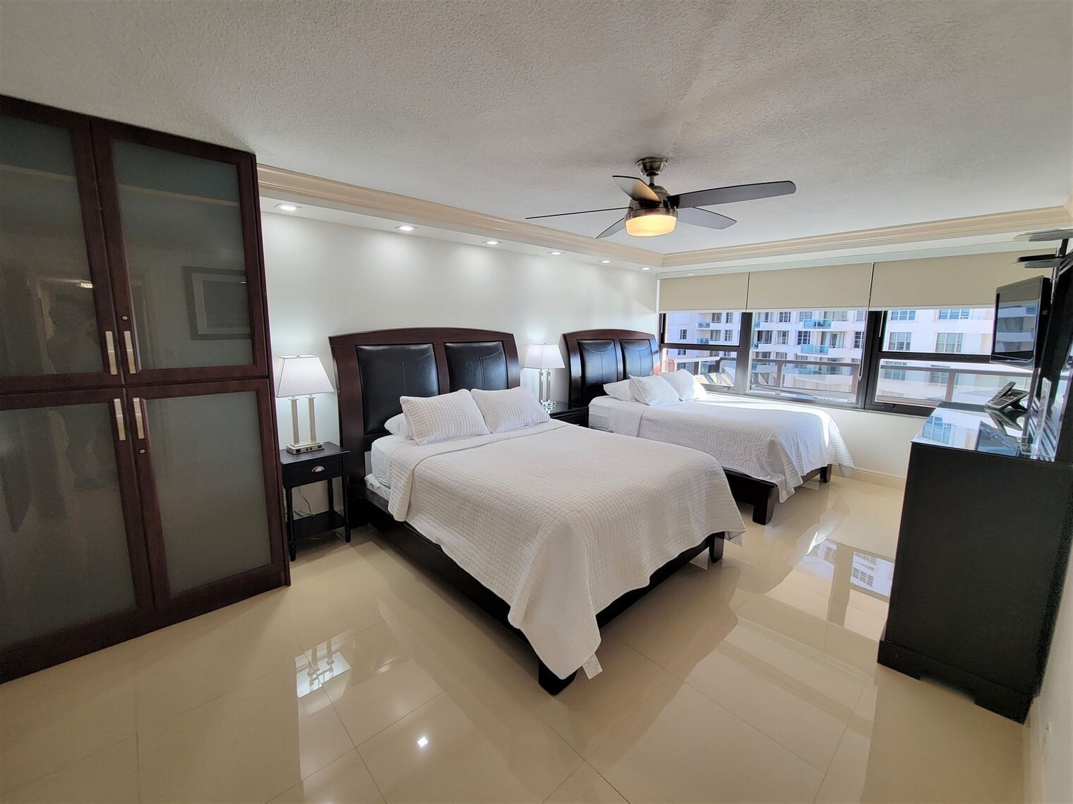 Building Photo - 5225 Collins Ave