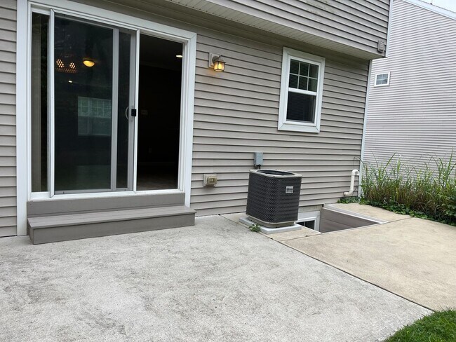 Building Photo - Beautiful 3-Bedroom Home in Penn Manor Sch...