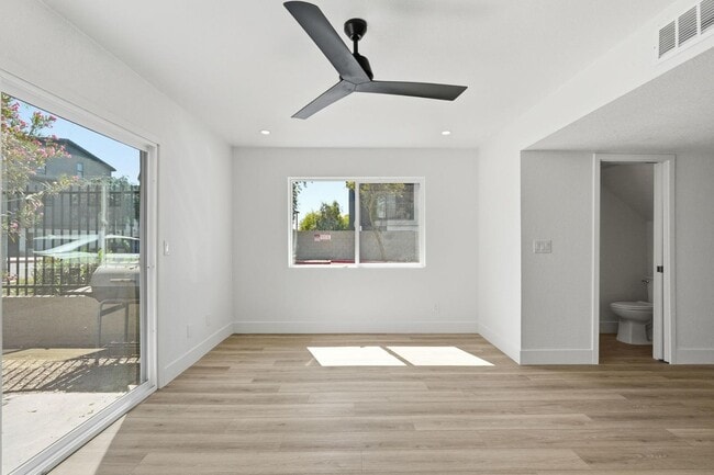 Building Photo - 122 S Hardy Dr