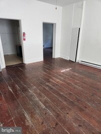 Building Photo - 114 S Princess St