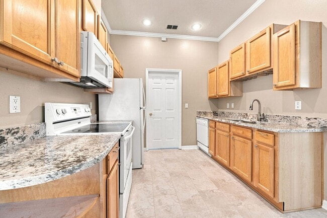 Building Photo - 7505 Wimpole Dr