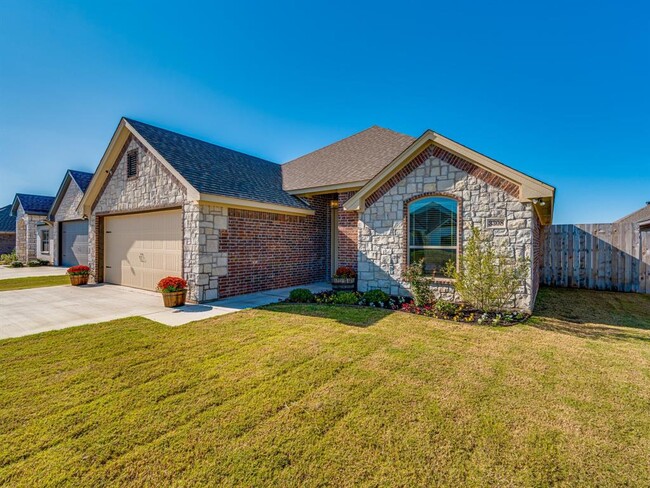 Primary Photo - 3308 White Horse Dr