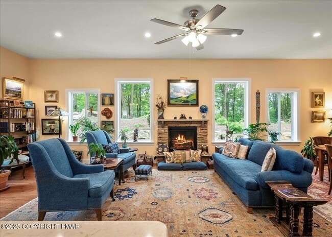 Building Photo - 4426 Skyline Dr