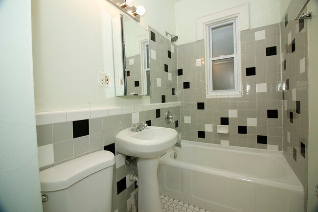 Bathroom - 517 E Burleigh St