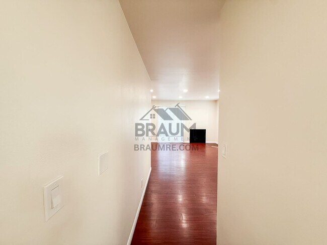 Building Photo - 14257 Friar St