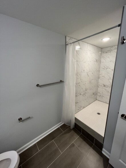 Building Photo - 4107 W Girard Ave