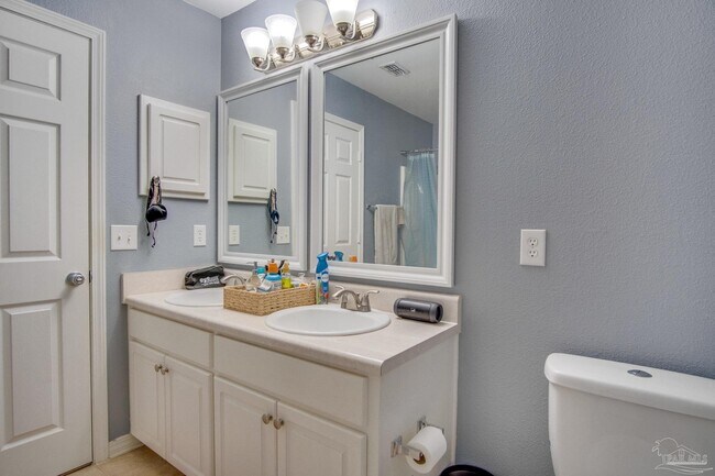 Building Photo - 2005 Tujaques Pl