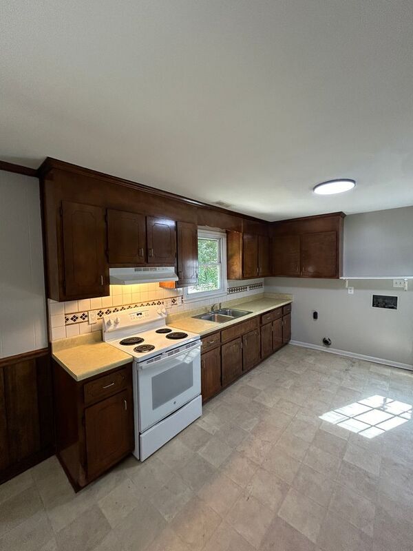 Building Photo - 2001 Old Iron Rd