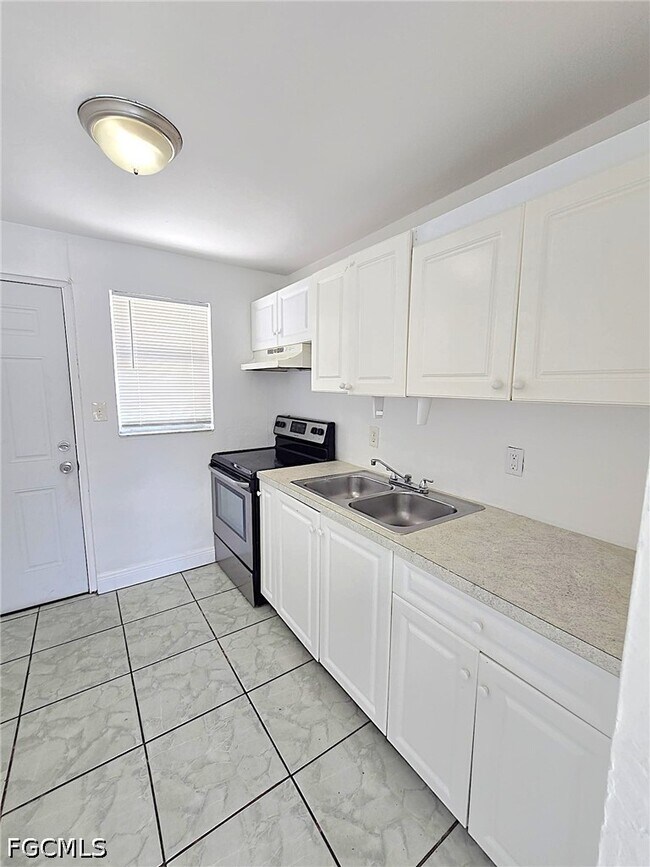 Building Photo - 3135 Blount St