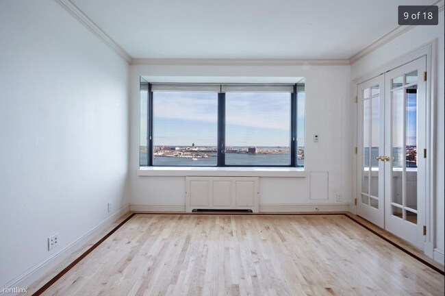 Building Photo - 2 br, 2 bath  - 85 E India Row Apt 23C