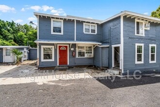 Building Photo - 113 S Grove St