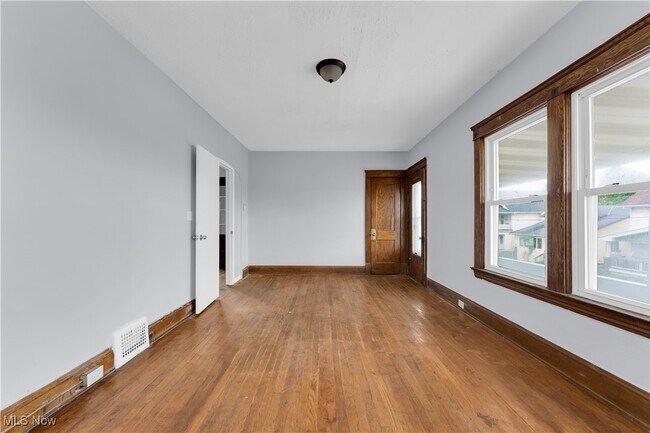 Building Photo - 3111 W 90th St