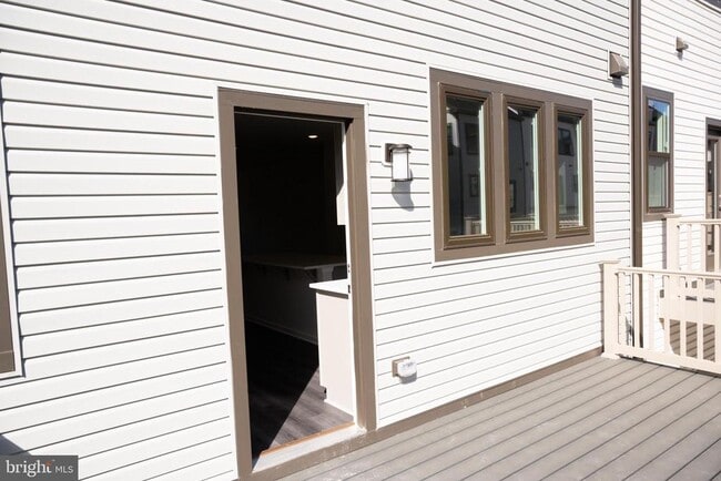 Building Photo - 238 Mainstream Dr