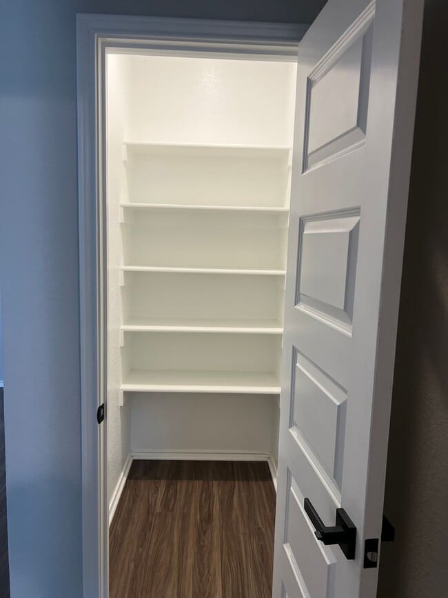 Building Photo - NEW 4 Bedroom in Joshua ISD. Move in special for the end of the year!