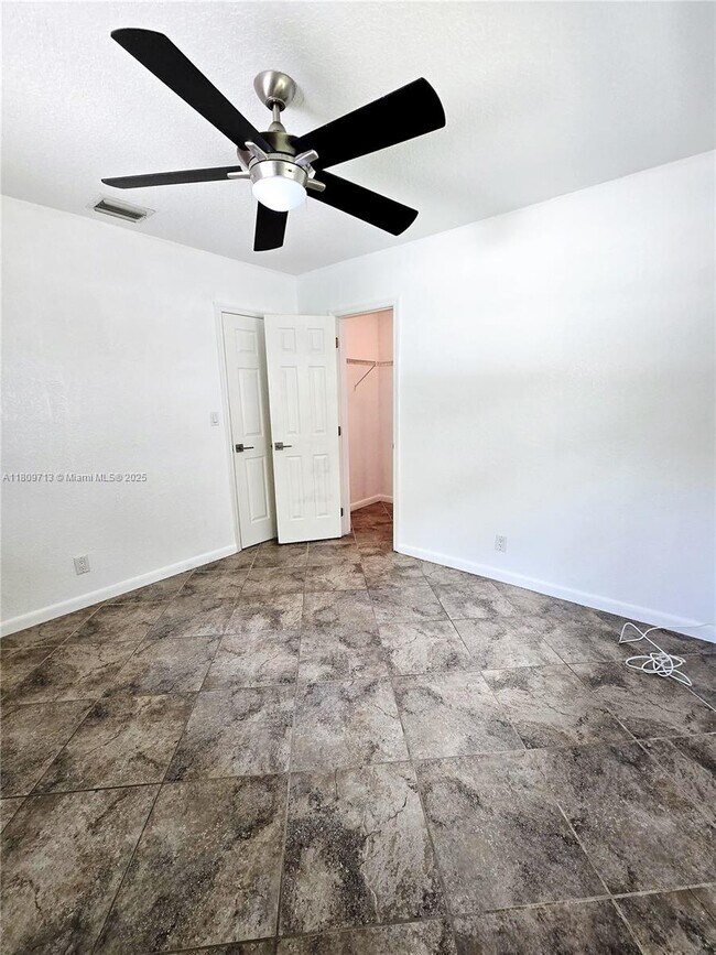 Building Photo - 845 NE 37th St