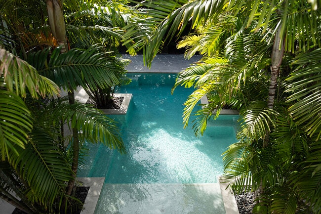 Building Photo - 634 SE 3rd Ave