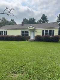 Building Photo - 3 bedroom Home- SECTION 8 ACCEPTED