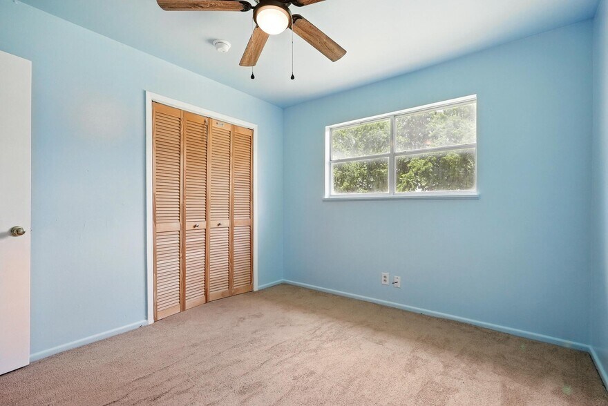 Building Photo - 2349 Marsalis Dr
