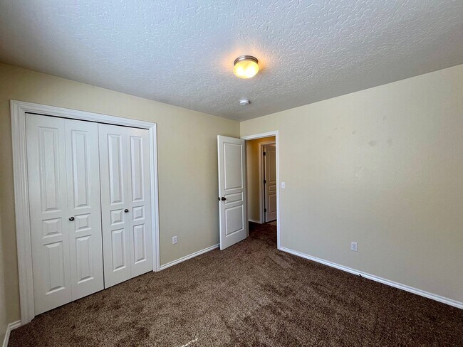 Building Photo - 16426 N Asbury Dr