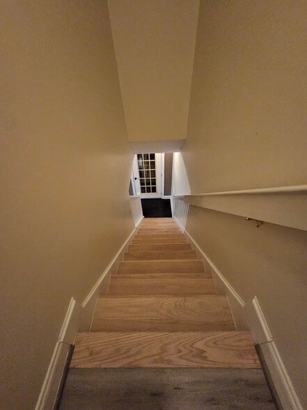 Building Photo - 425 Silver Leaf Dr