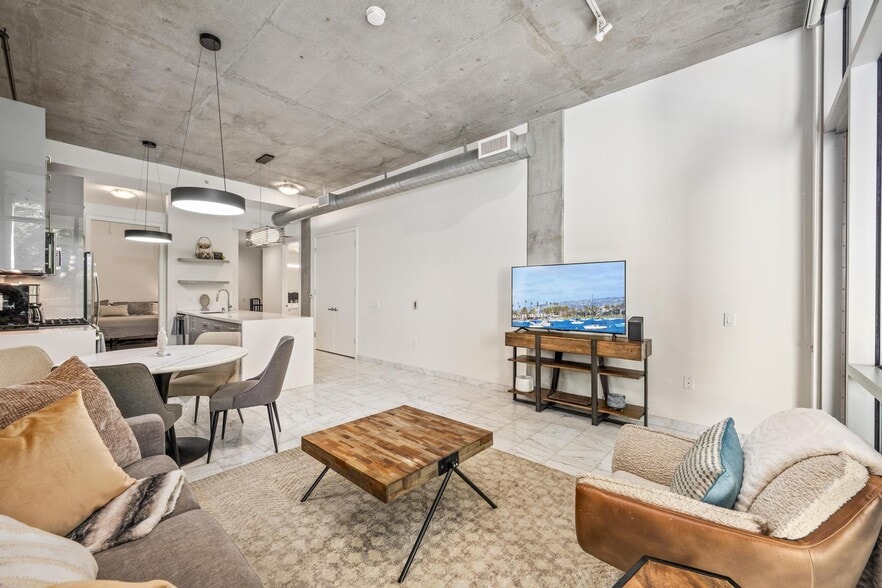 Building Photo - 1025 Island Ave