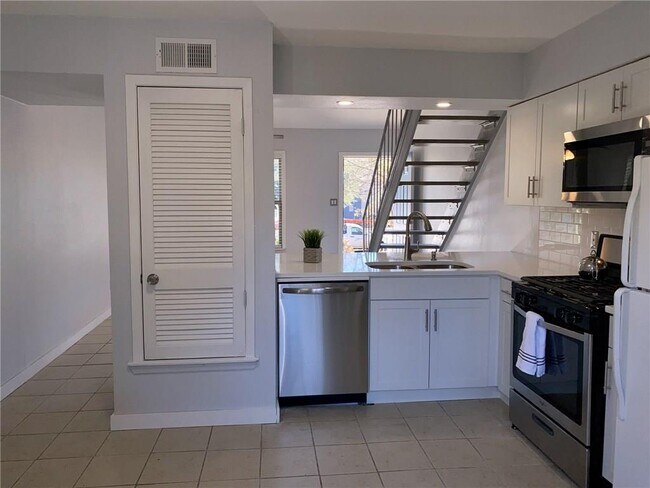 Building Photo - 3451 Willowrun Dr