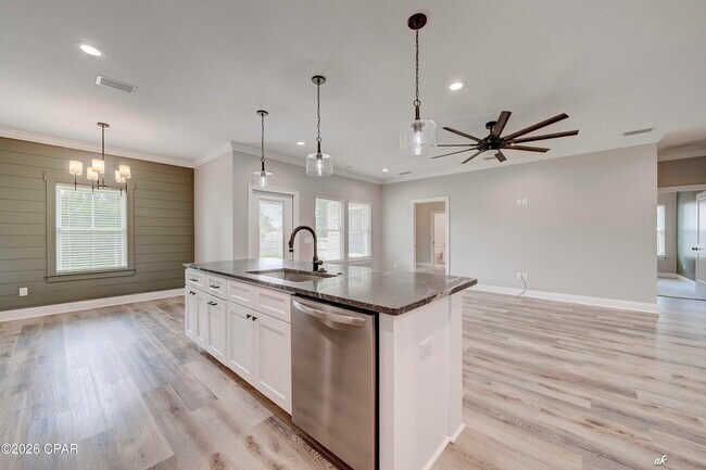 Building Photo - 4447 Huckleberry Ln
