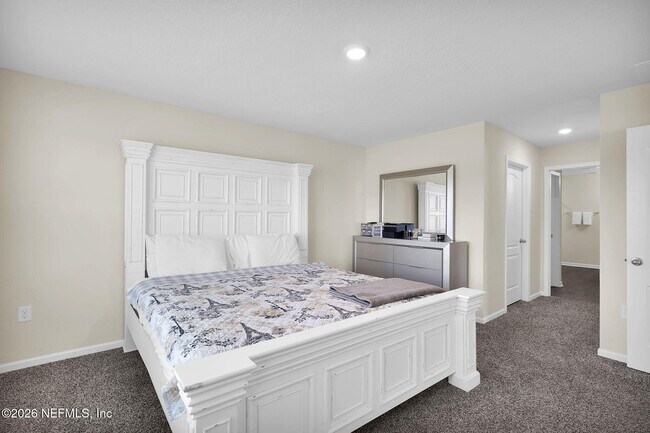 Building Photo - 65343 River Glen Pkwy