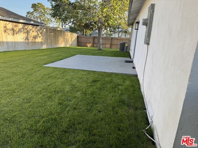 Building Photo - 801 Michael St