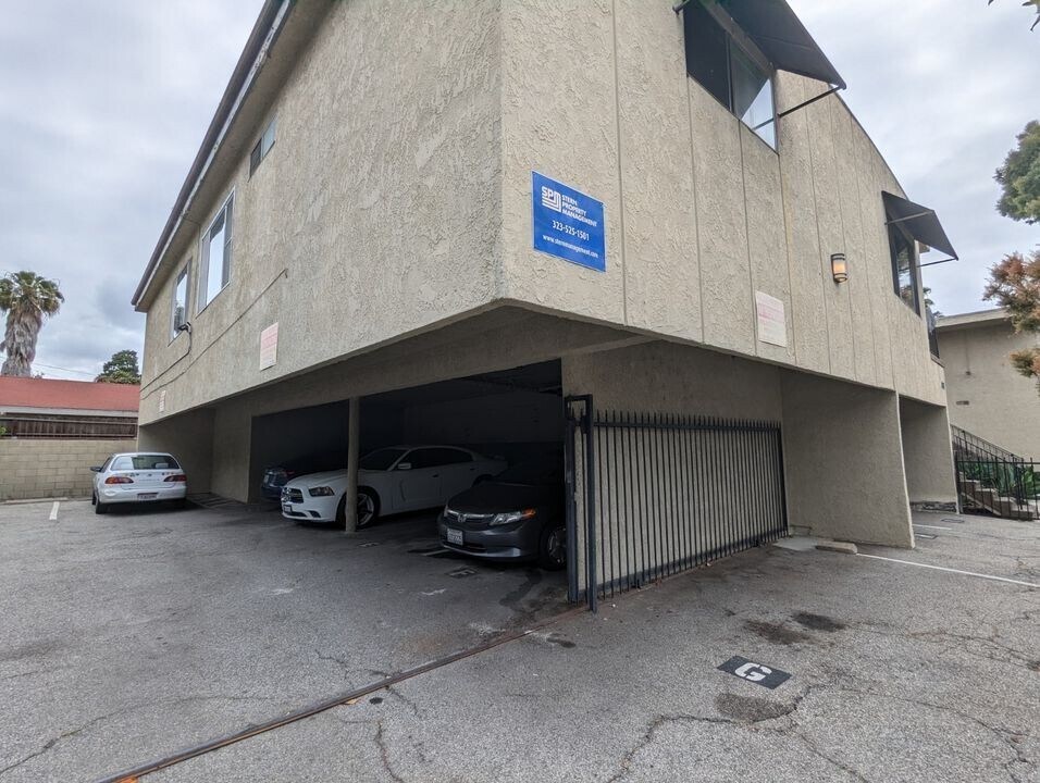Building Photo - 4524 S Slauson Ave