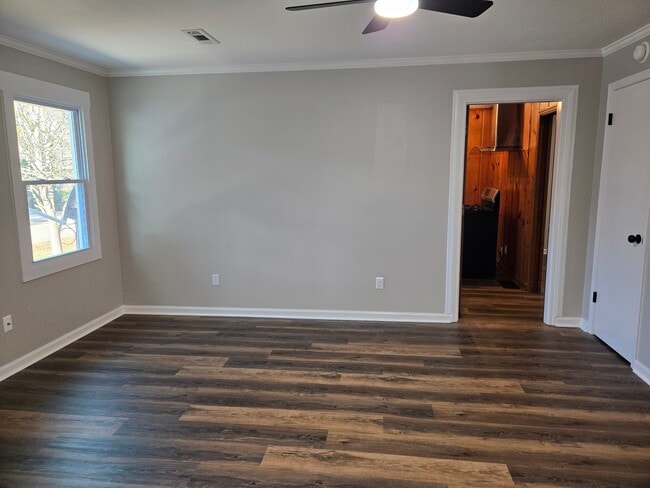 Building Photo - 24 Pine Cir