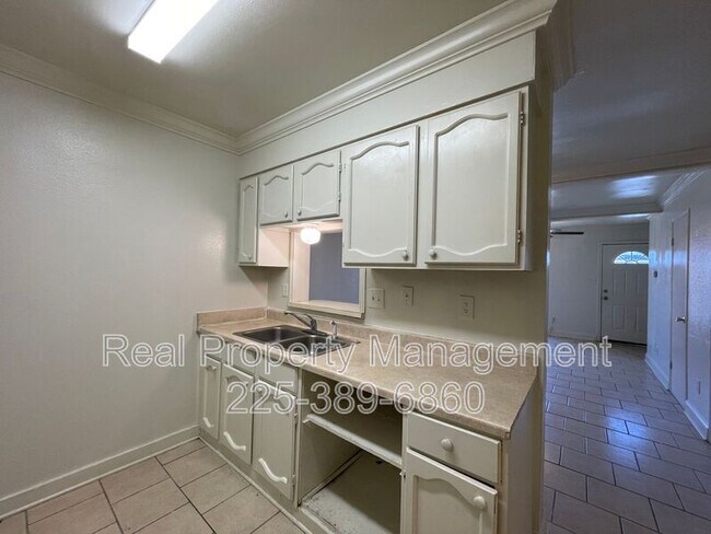 Building Photo - 750 Hospital Rd