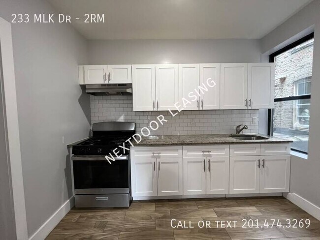Building Photo - 233 MLK Dr-2RM