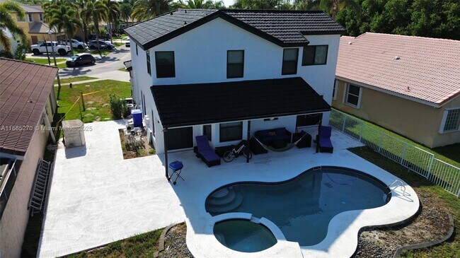 Building Photo - 1211 SW 178th Way
