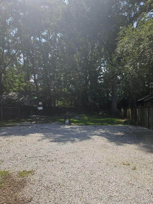 Building Photo - 3 Bedroom 2.5 bath home