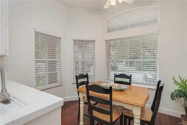 Building Photo - 7 Heartwood Ct