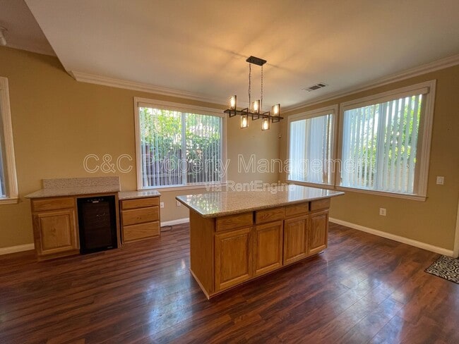 Building Photo - 392 Bjorn Ct