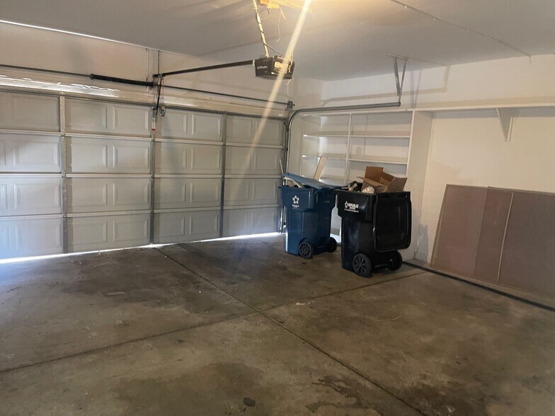 Building Photo - 8040 Tailwind Ave