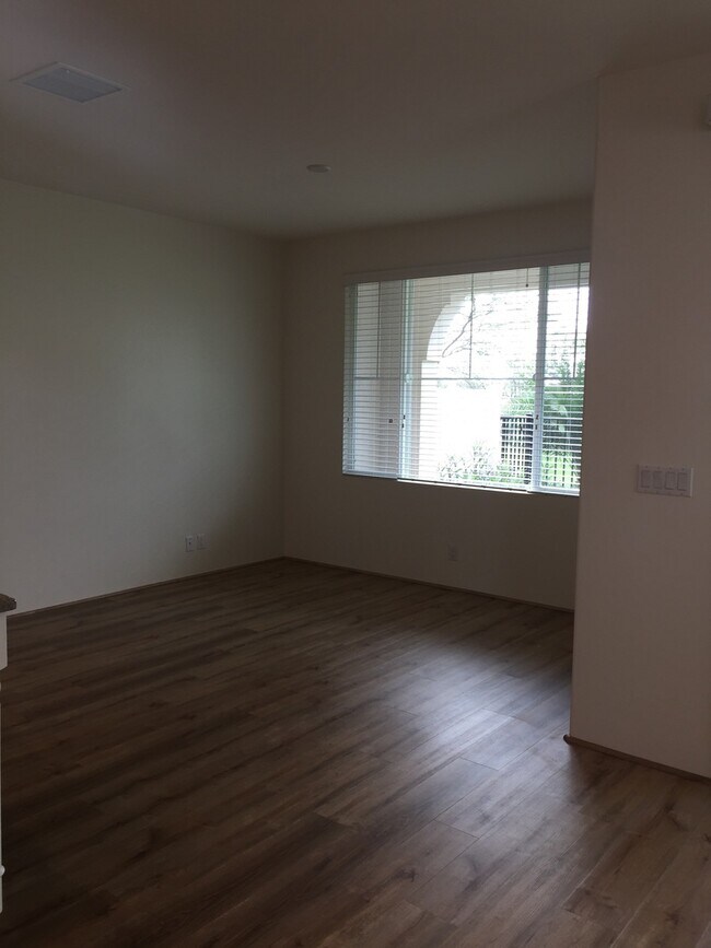 Building Photo - Lei Pauku - 3/2.5 bath Golf Course View