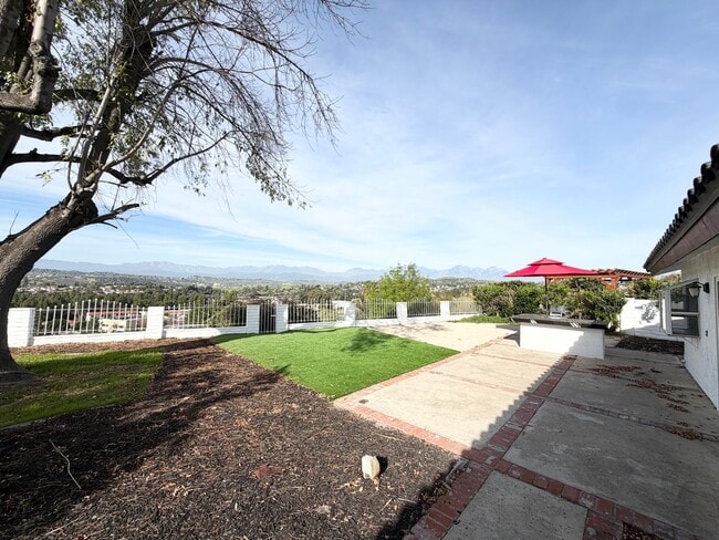 Building Photo - Beautifully Situated Home in an Established Diamond Bar Neighborhood - Utilities Included