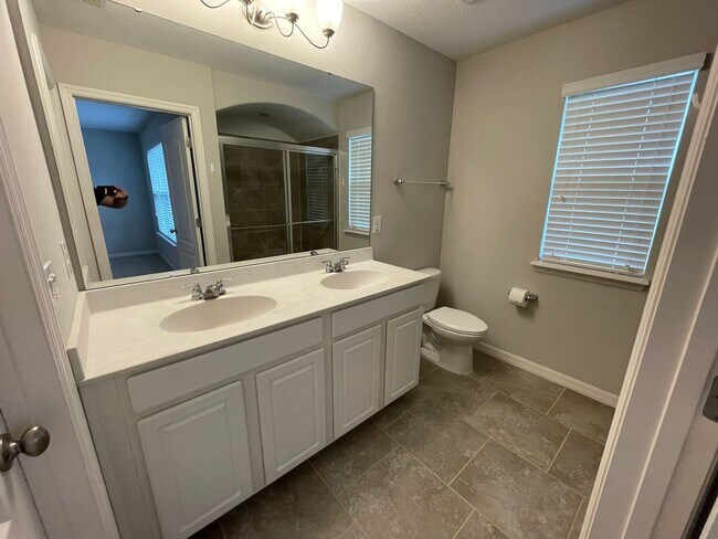 Building Photo - 2 Bedroom, 2.5 Bathroom Townhome in Grande Champions