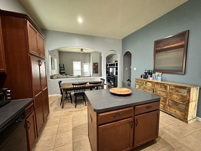 Building Photo - 24434 Sandusky Dr