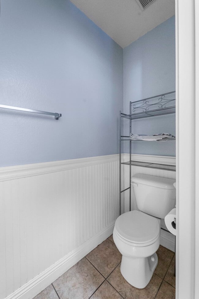 Building Photo - 28225 Clementine Dr