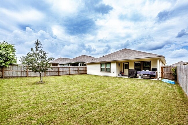 Building Photo - 306 Pecos Dr